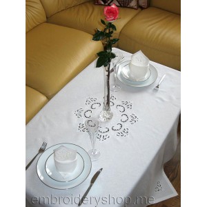 /39-117-thickbox/cutworks-corner-of-a-table-napkin-two-designs.jpg